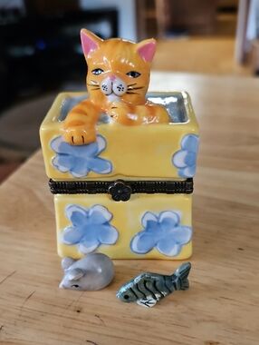 Cat Porcelain Kitty Hinged Trinket Box with Blue Flowers. Mouse And Fish Incl.